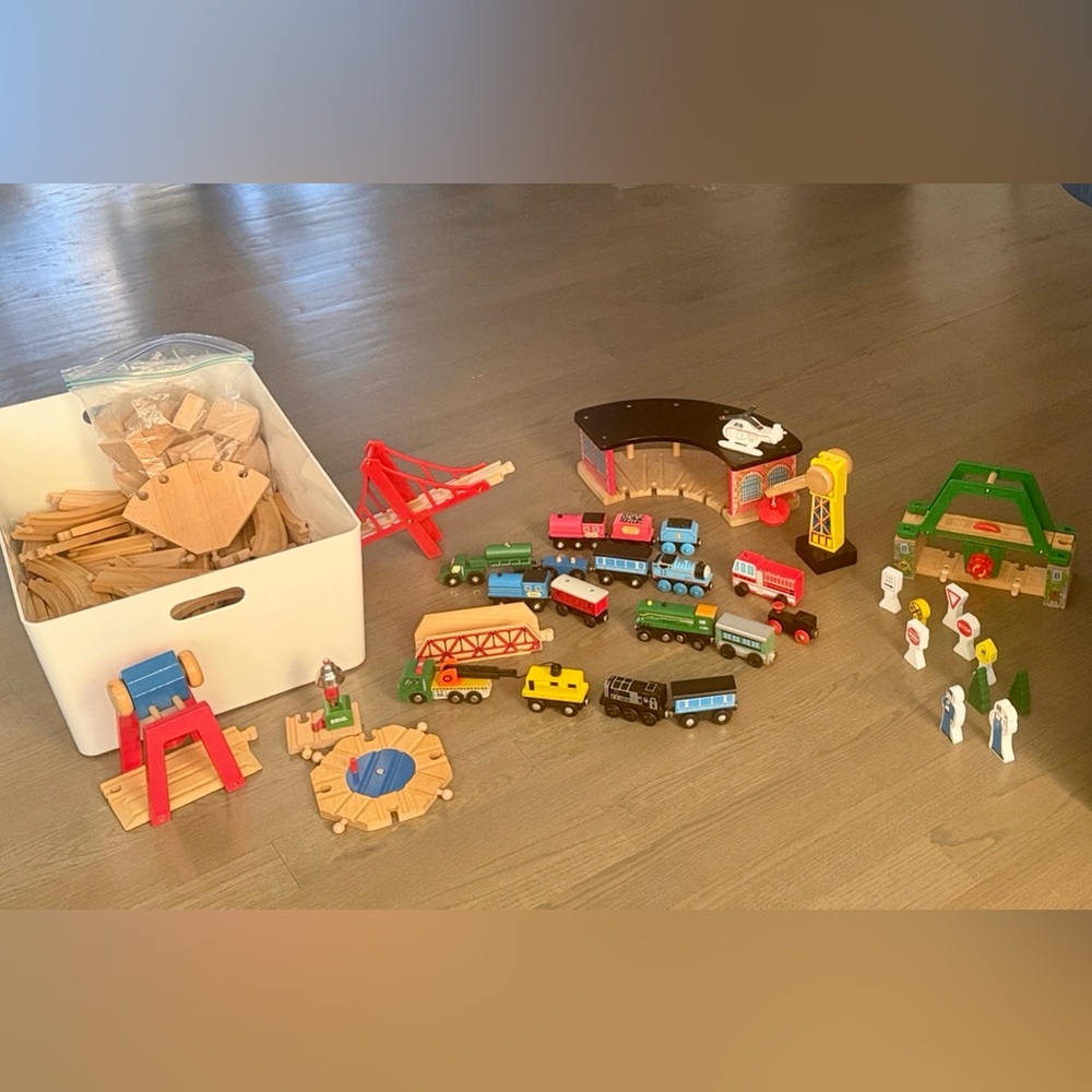 Melissa and Doug complete train set